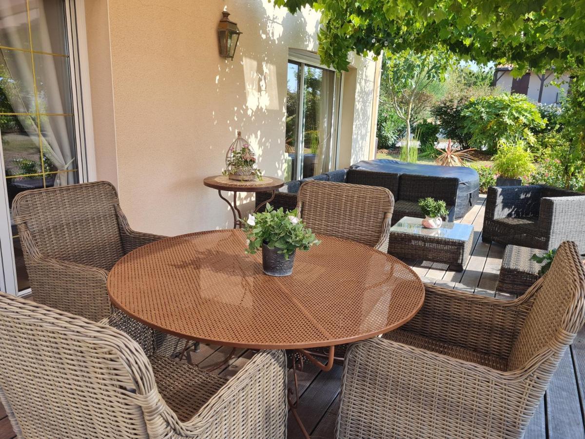 Entre Loire Et Vignobles Bed & Breakfast Lire ภายนอก รูปภาพ