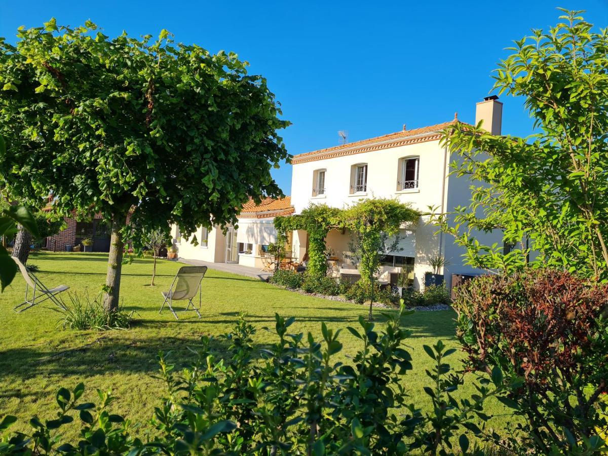 Entre Loire Et Vignobles Bed & Breakfast Lire ภายนอก รูปภาพ